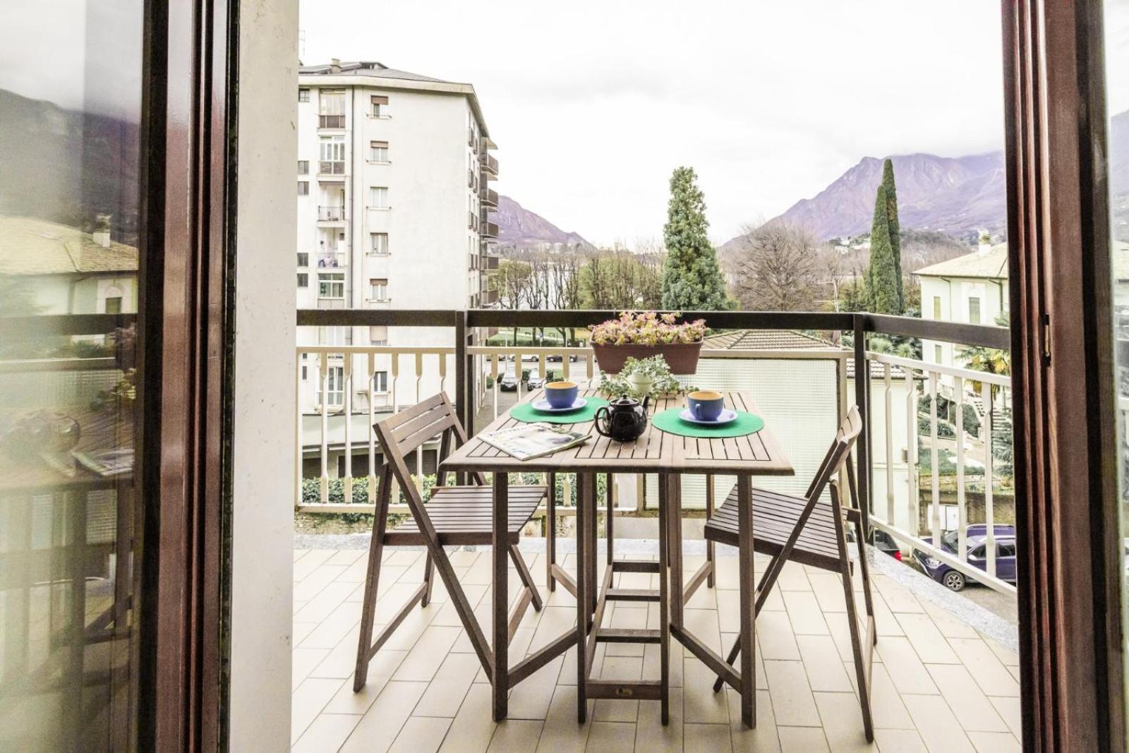 شقة Big Deluxe Apts Italian Style Lake&Terrace ليكو المظهر الخارجي الصورة
