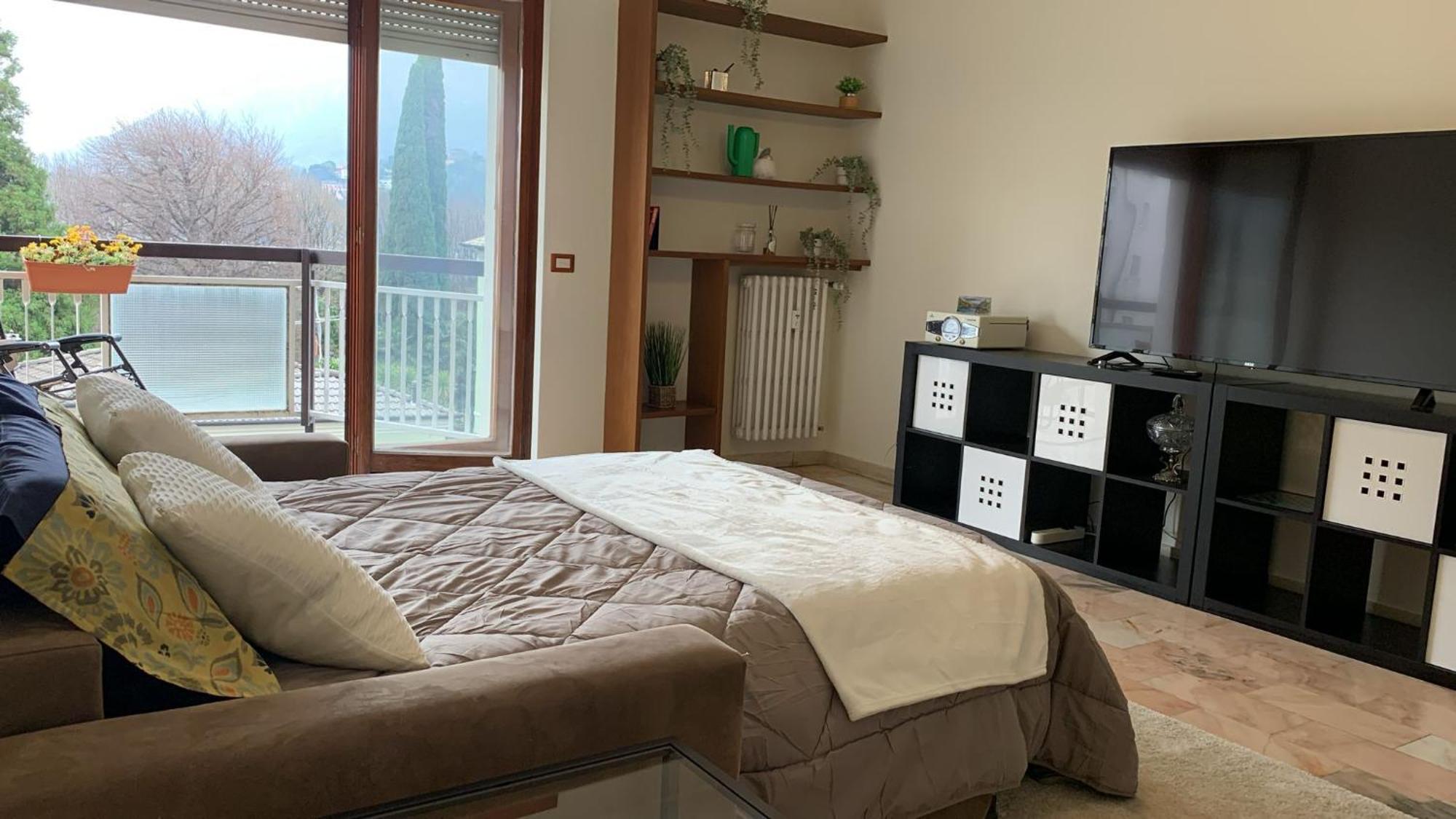 شقة Big Deluxe Apts Italian Style Lake&Terrace ليكو المظهر الخارجي الصورة